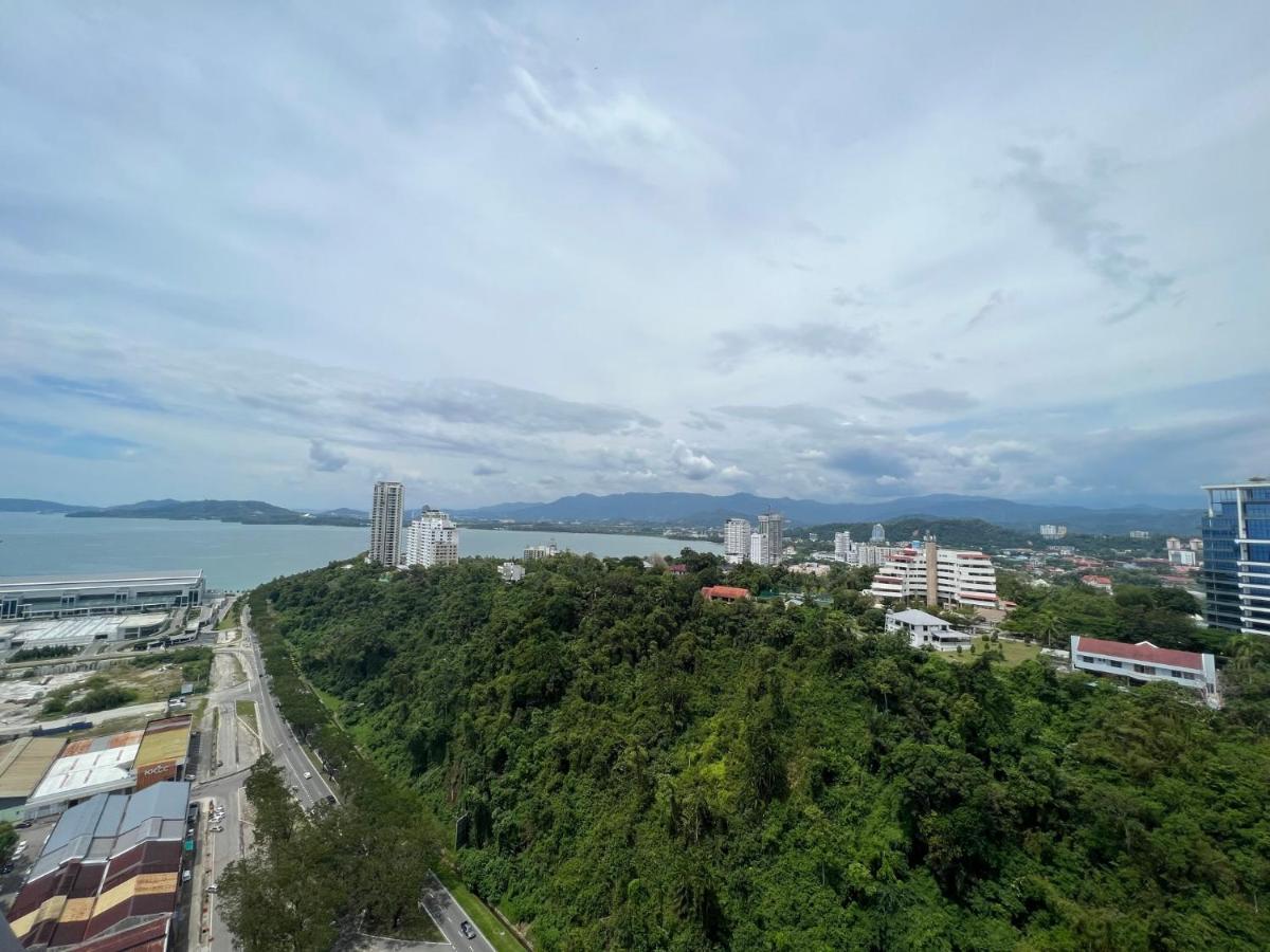 Apartment Dreams @ Jesselton Quay