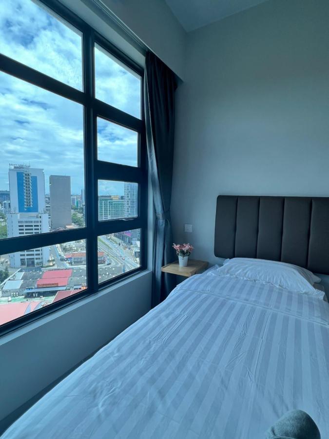 Apartment Dreams @ Jesselton Quay